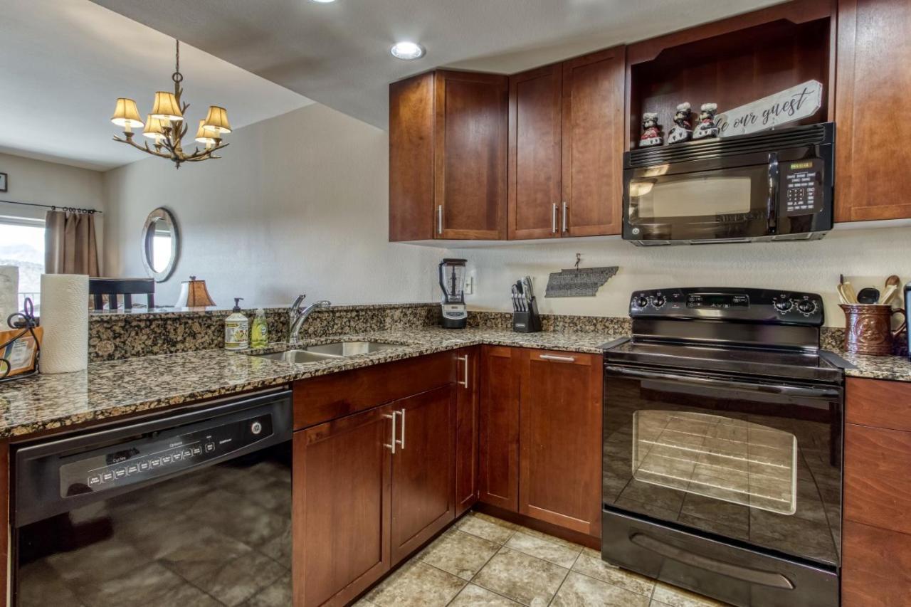 Gorgeous 2Bd 2Bth Condo With Mountain Views Pool Hot Tub Game Room Close To Parkway 비둘기 포지 외부 사진