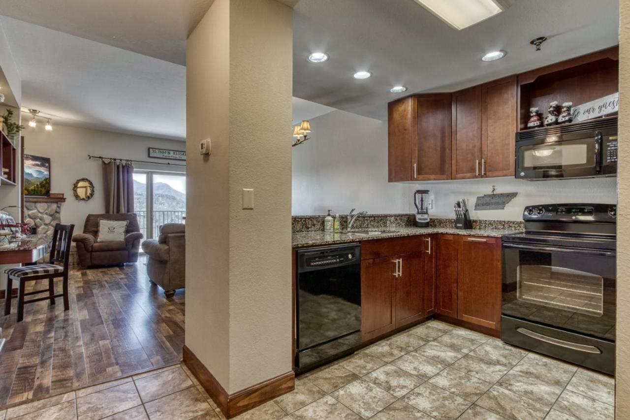 Gorgeous 2Bd 2Bth Condo With Mountain Views Pool Hot Tub Game Room Close To Parkway 비둘기 포지 외부 사진