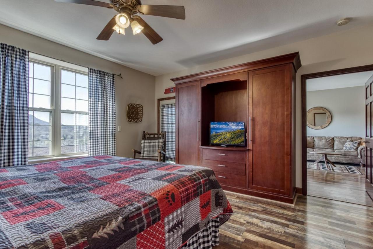 Gorgeous 2Bd 2Bth Condo With Mountain Views Pool Hot Tub Game Room Close To Parkway 비둘기 포지 외부 사진