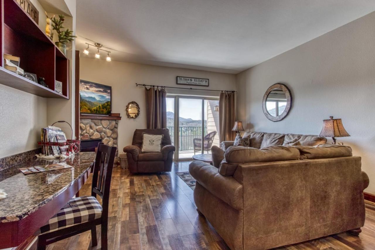Gorgeous 2Bd 2Bth Condo With Mountain Views Pool Hot Tub Game Room Close To Parkway 비둘기 포지 외부 사진