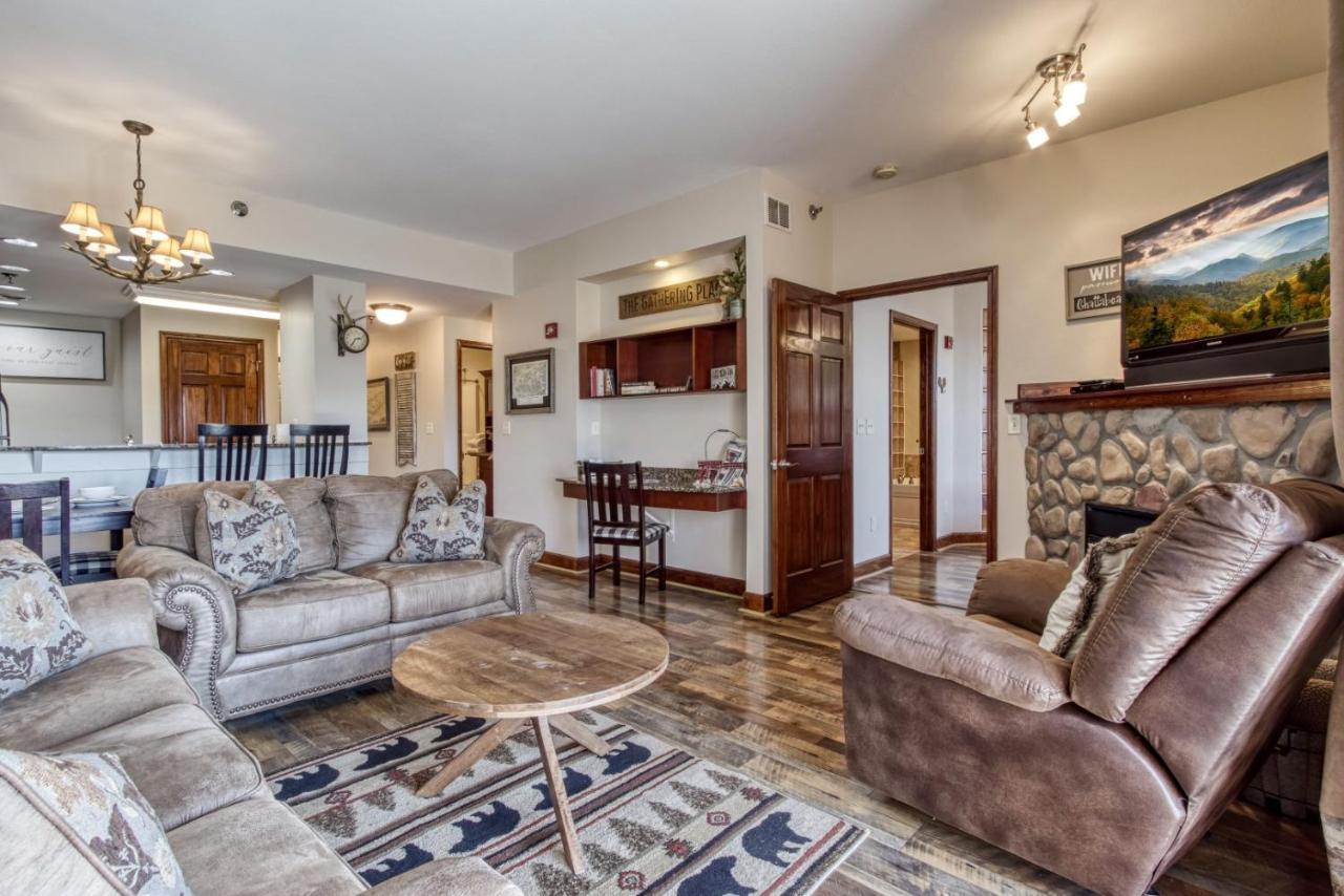 Gorgeous 2Bd 2Bth Condo With Mountain Views Pool Hot Tub Game Room Close To Parkway 비둘기 포지 외부 사진