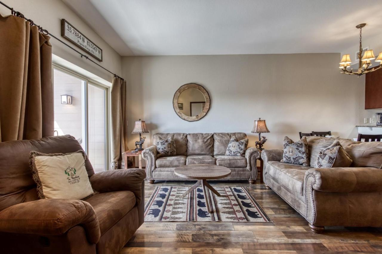 Gorgeous 2Bd 2Bth Condo With Mountain Views Pool Hot Tub Game Room Close To Parkway 비둘기 포지 외부 사진